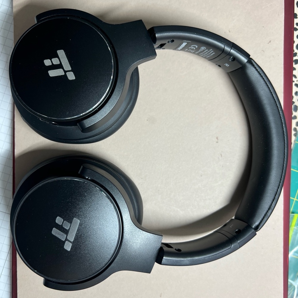 TaoTronics Black Wireless Headphones